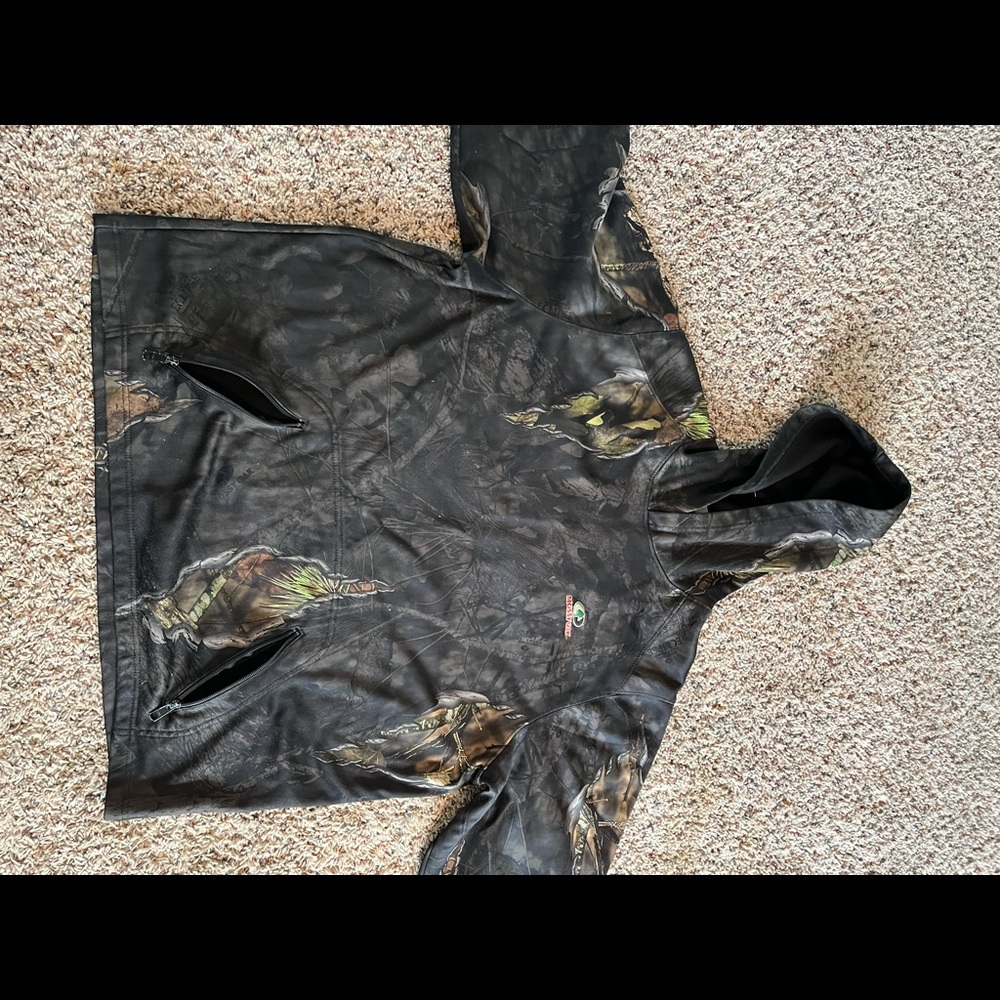Camouflage XL Hoodie.